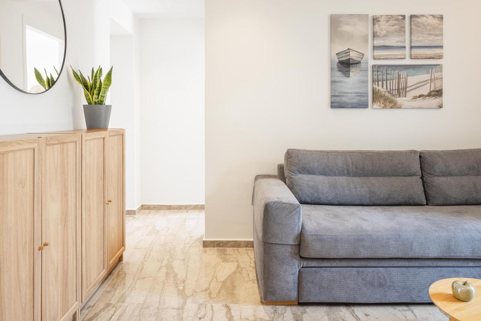 Minimalist Apartment Near The Airport And The City Center Kanálion Eksteriør bilde